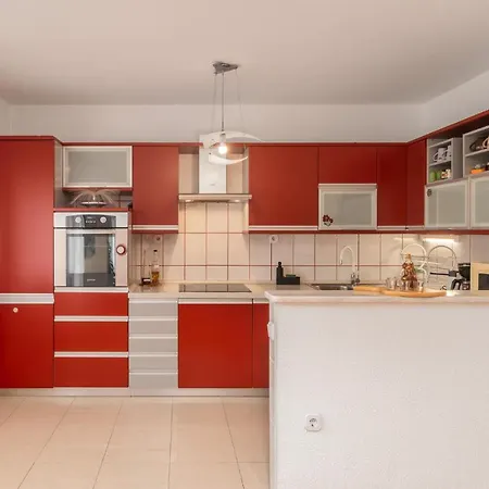 Stunning In With House A Panoramic View Lič